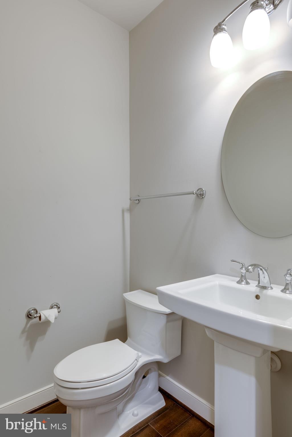 14524 Lightner Road Haymarket, VA 20169 - Photo 31 of 78 Main Level Powder Room