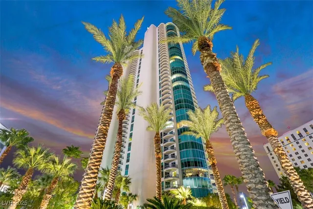 $4,300 | 322 Karen Avenue, Unit 3608, Las Vegas, NV 89109