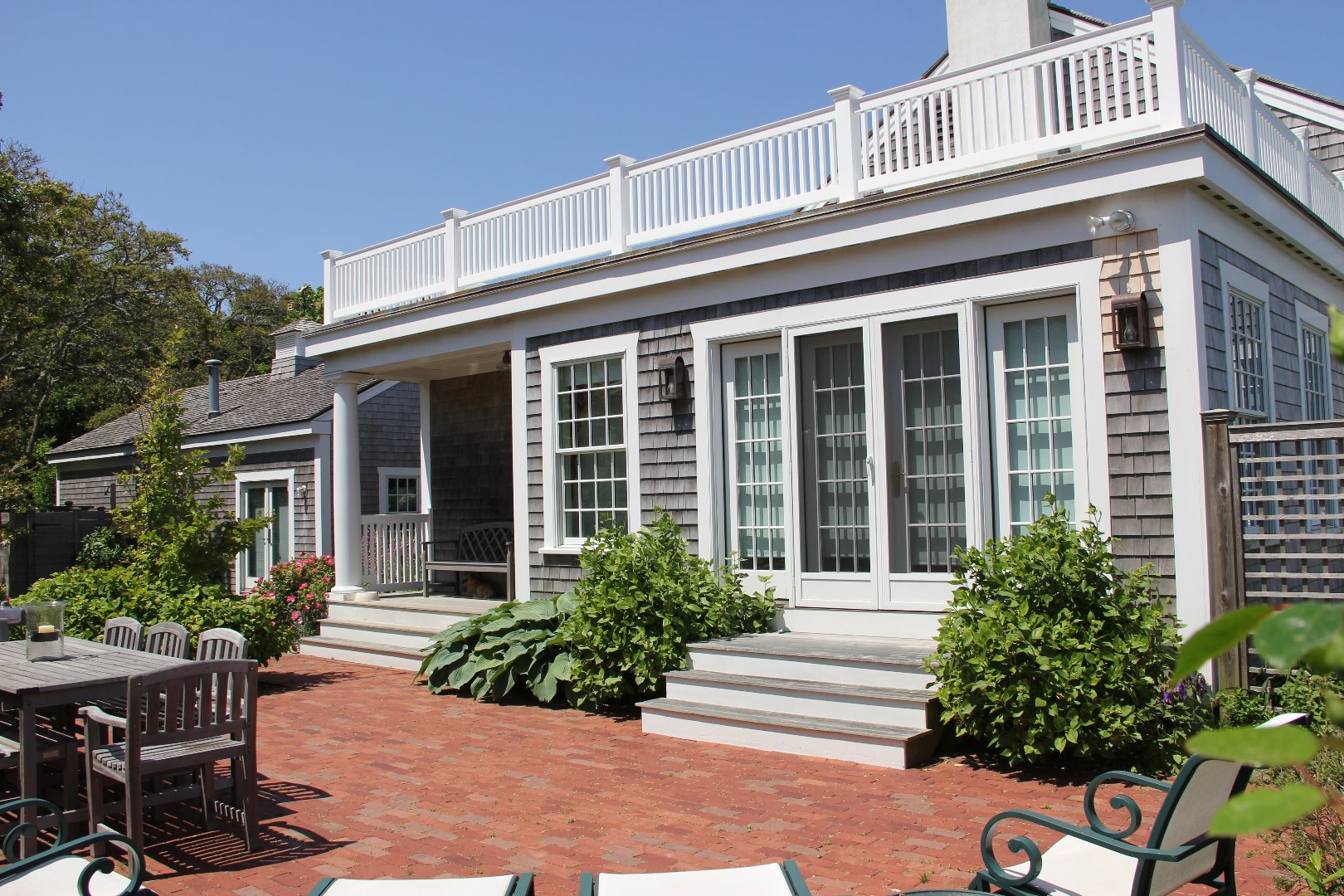 9 Fowler Avenue Edgartown, MA 02539 - Photo 4 of 28 front view of a house