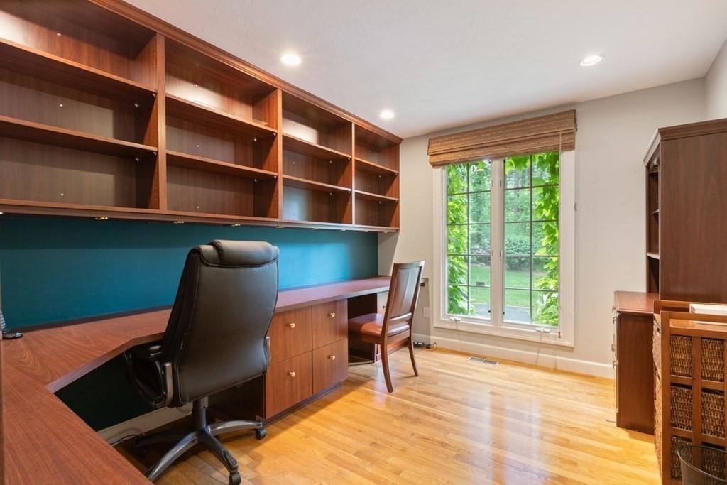 40 Draper Road Dover, MA 02030 - Photo 23 of 34 Gallery Image 23