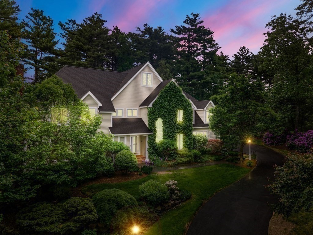 40 Draper Road Dover, MA 02030 - Photo 3 of 34 Gallery Image 3