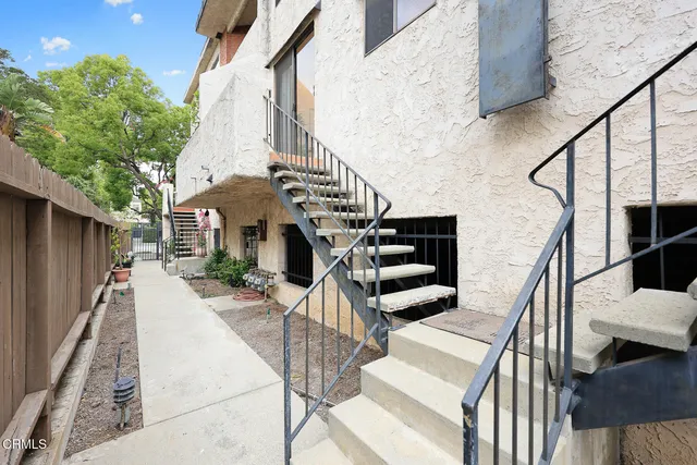 $899,000 | 601 South El Molino Avenue, Pasadena, CA 91106