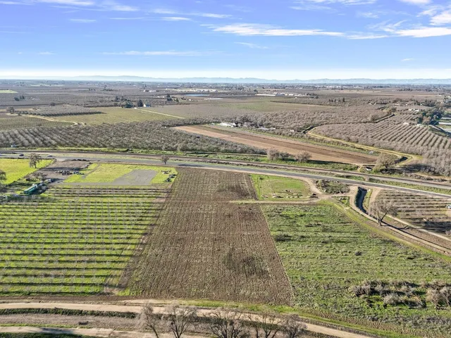 a view of an ocean an empty room