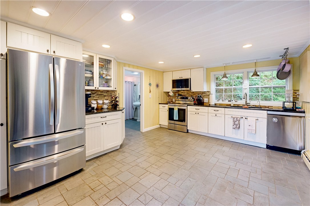 16 Ruffstone Road Smithfield, RI 02828 - Photo 18 of 44