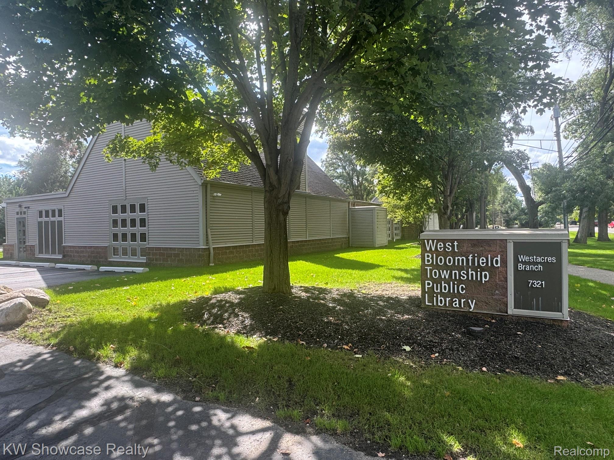 7361 Honeysuckle Road West Bloomfield, MI 48324 - Photo 39 of 40 Westacres library.jpeg