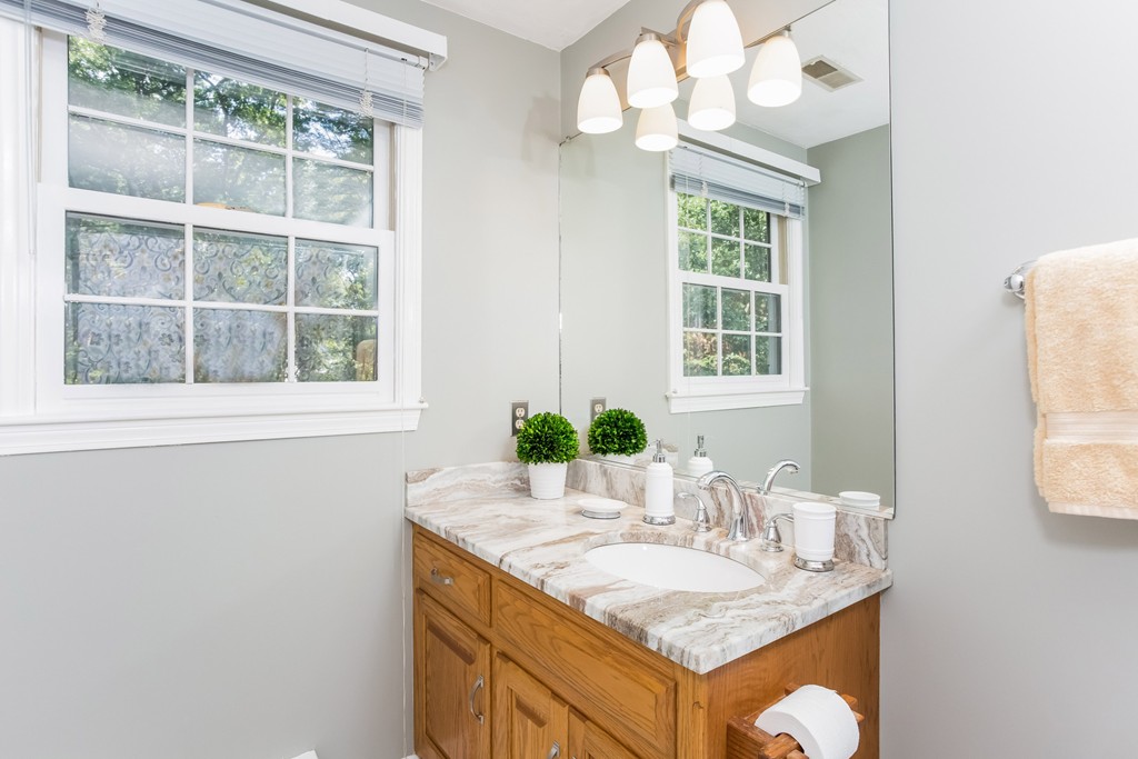 21 Ridge Road Norfolk, MA 02056 - Photo 18 of 30 Gallery Image 18