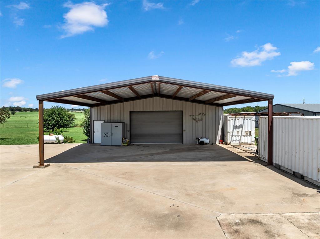 3825 Chappel Hill Road Waco, TX 76705 - Photo 2 of 38