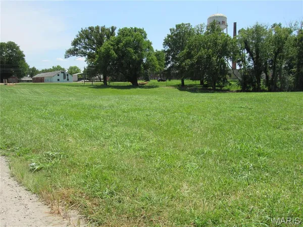 $175,000 | 4519 Alton Commerce Parkway, Alton, IL 62002