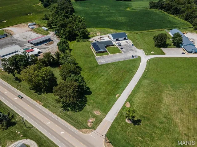 $175,000 | 4519 Alton Commerce Parkway, Alton, IL 62002