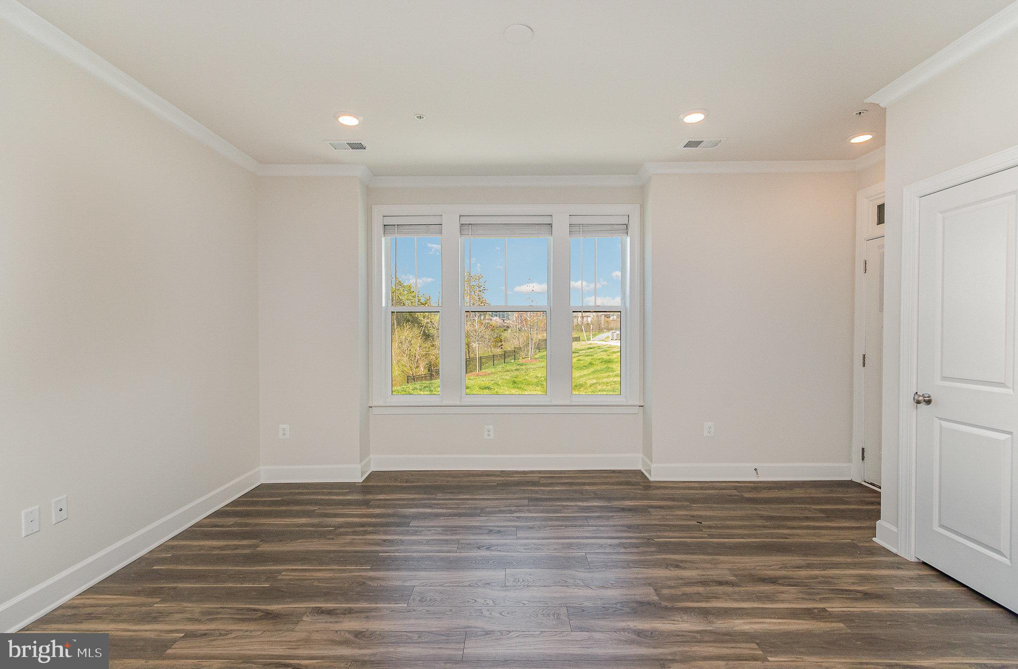 43347 Goshen Run Square Ashburn, VA 20148 - Photo 4 of 33