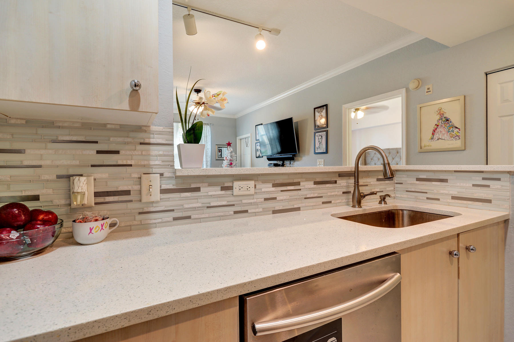 1803 North Flagler Drive, Unit 115 West Palm Beach, FL 33407 - Photo 16 of 42 1803 N Flager Dr - 04