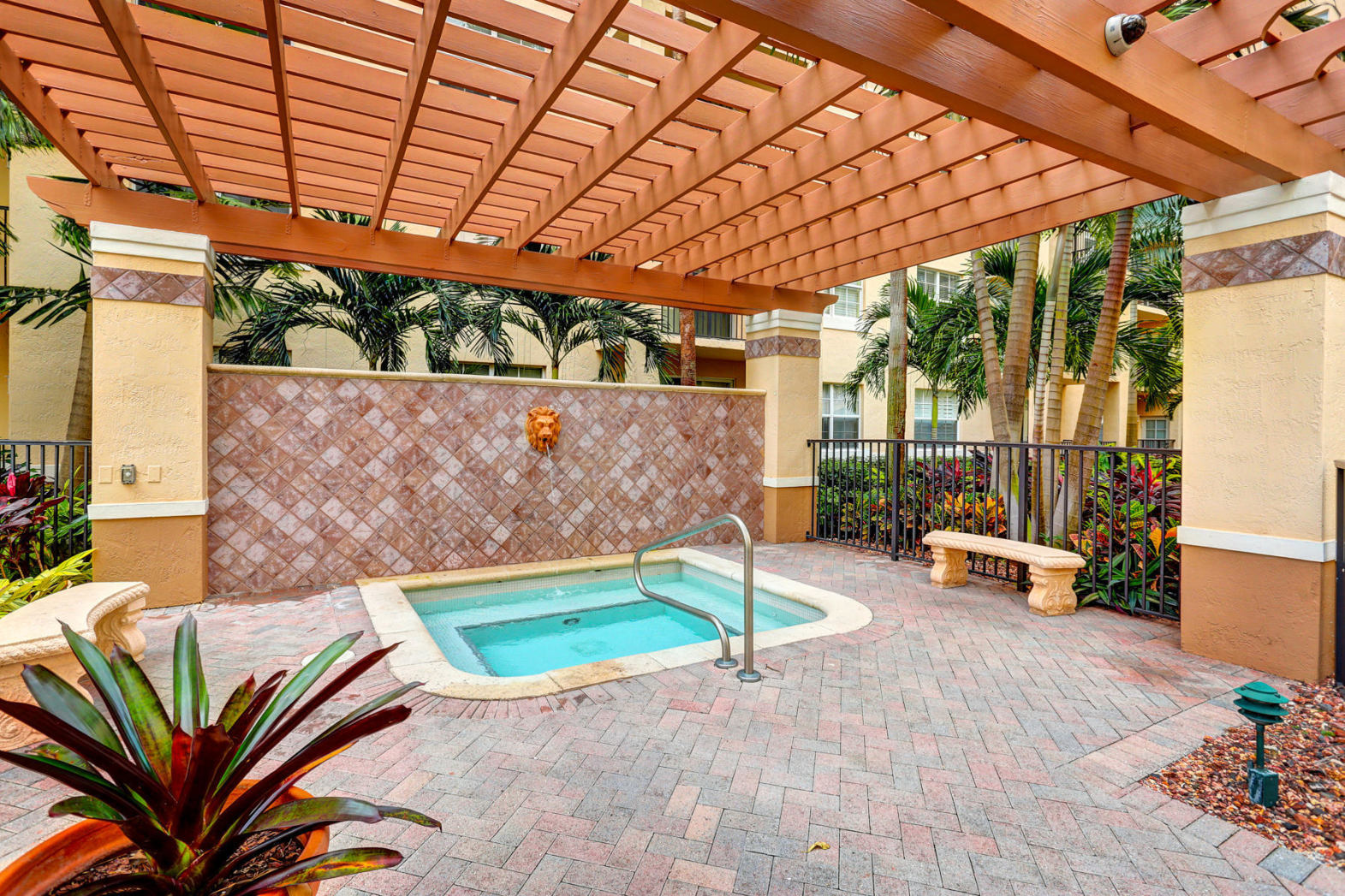 1803 North Flagler Drive, Unit 115 West Palm Beach, FL 33407 - Photo 8 of 42 1803 N Flager Dr - 32