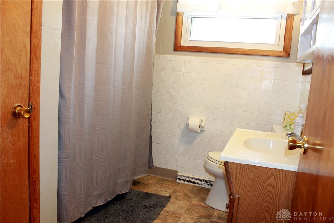 4566 West Ridgewood Road Springfield, OH 45503 - Photo 18 of 29