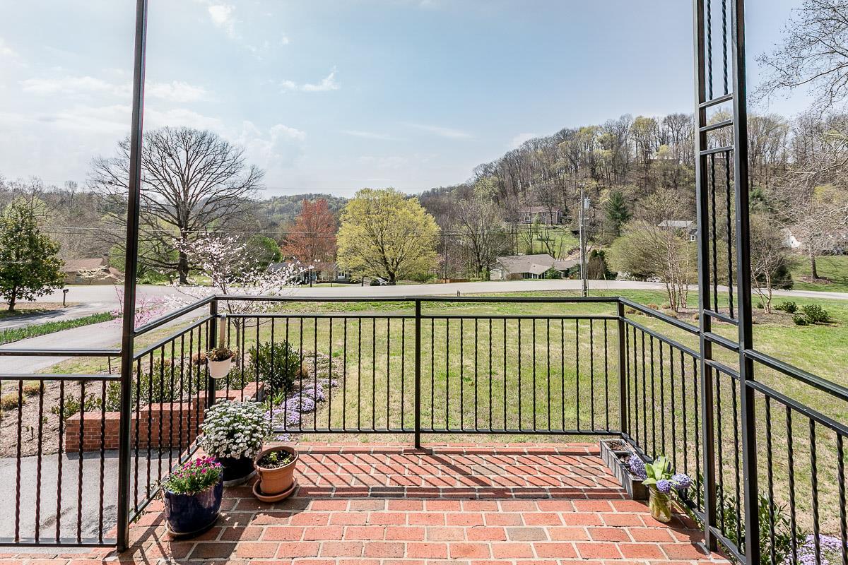 1128 Deer Lake Road Franklin, TN 37069 - Photo 4 of 27 Gallery Image 4