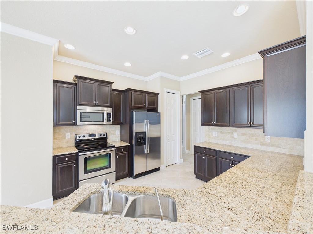 11217 Suffield Street Fort Myers, FL 33913 - Photo 7 of 22