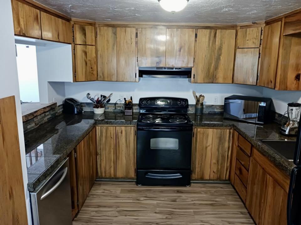 16404 Burgess Road La Pine, OR 97739 - Photo 10 of 28 Resized_20220809_172713