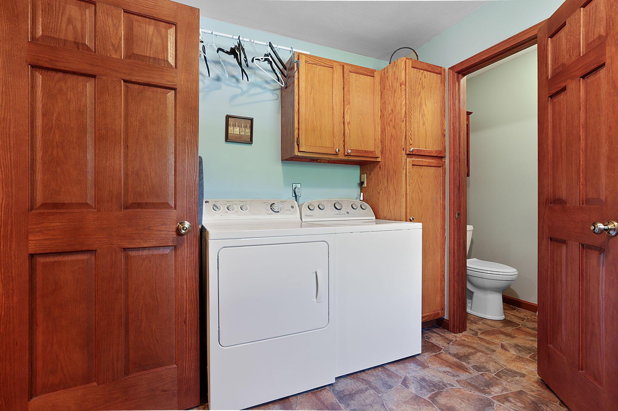 227 Middle Ground Road Southwest Pataskala, OH 43062 - Photo 27 of 83 Laundry/mud room w/half bath