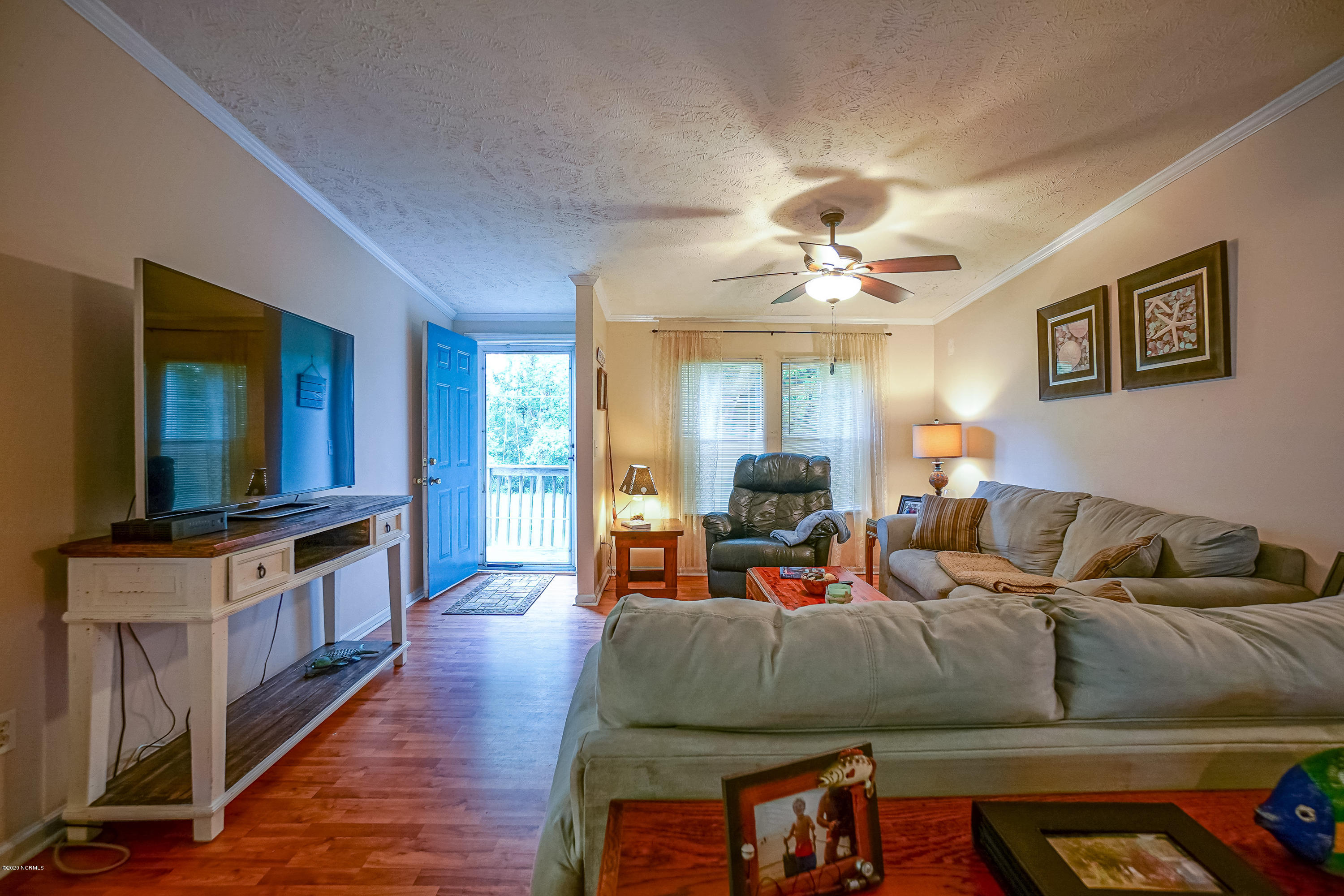 5468 Wren Road Southwest Ocean Isle Beach, NC 28469 - Photo 6 of 31 Living Room