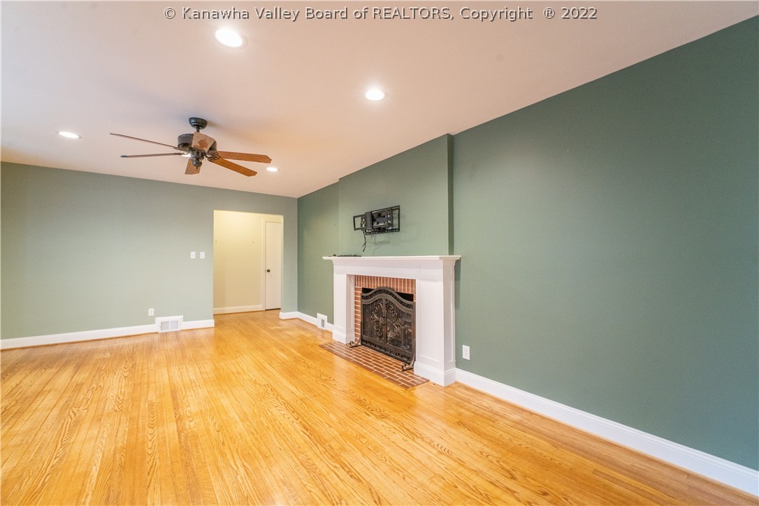 298 South Pinch Road Elkview, WV 25071 - Photo 8 of 24 Gallery Image 8