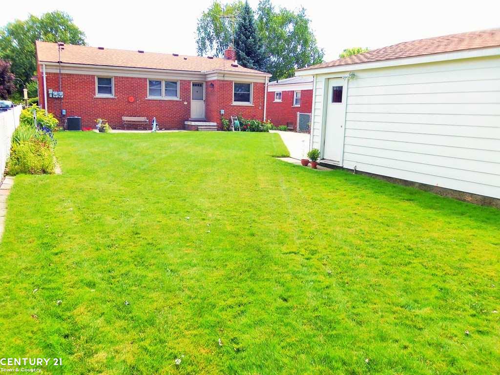 31537 Kelly Road Fraser, MI 48026 - Photo 3 of 13
