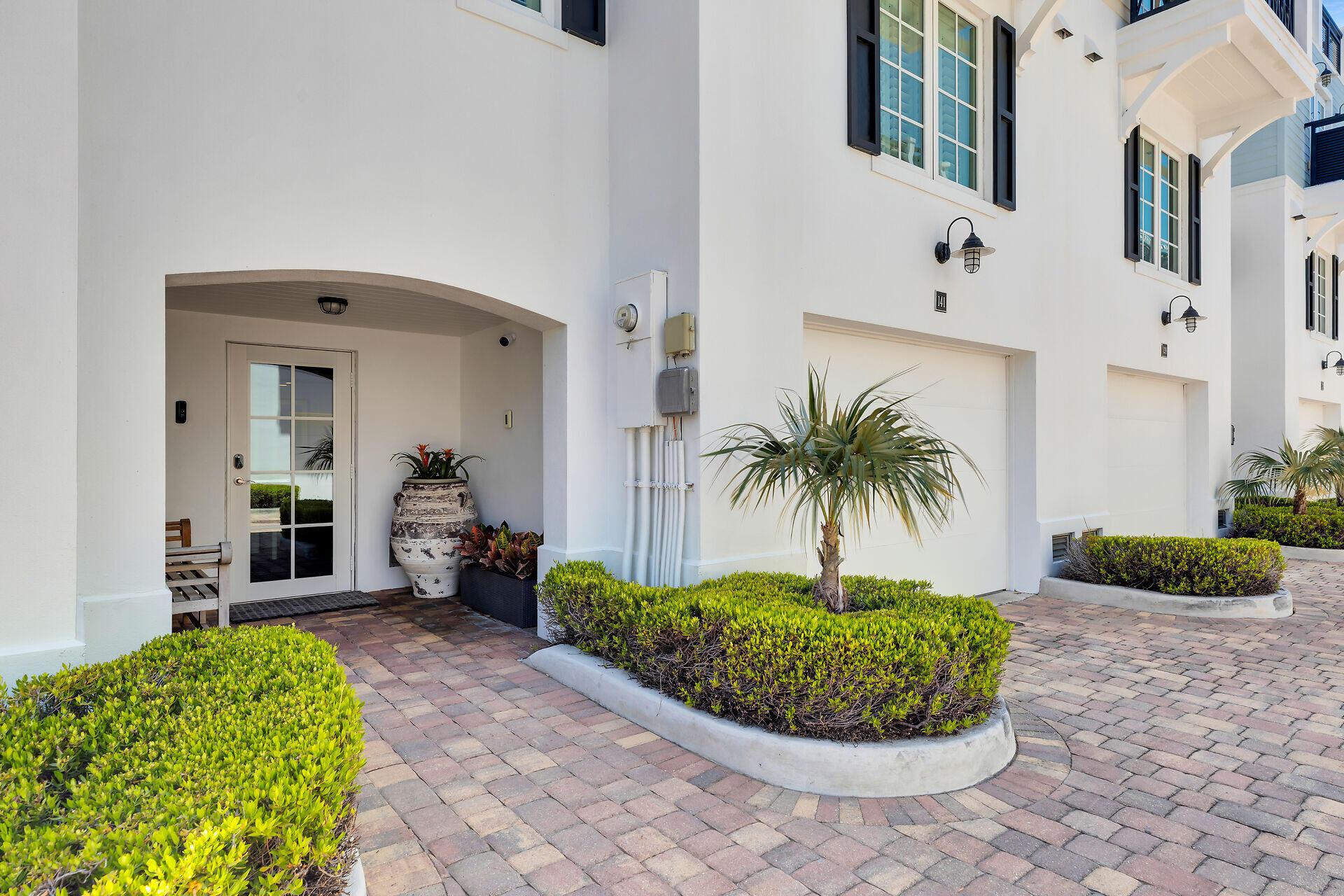 141 Simonton Street Key West, FL 33040 - Photo 42 of 49 a front view of a house