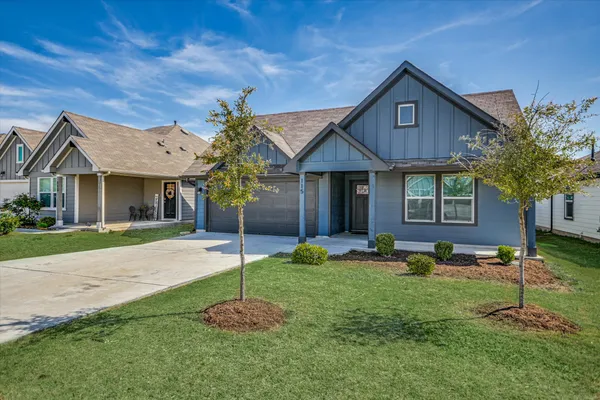 $1,990 | 115 Sweetwater Creek Lane, Hutto, TX 78634