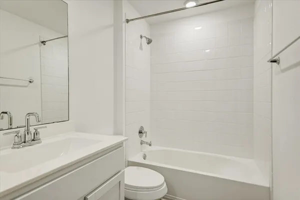 $1,990 | 115 Sweetwater Creek Lane, Hutto, TX 78634