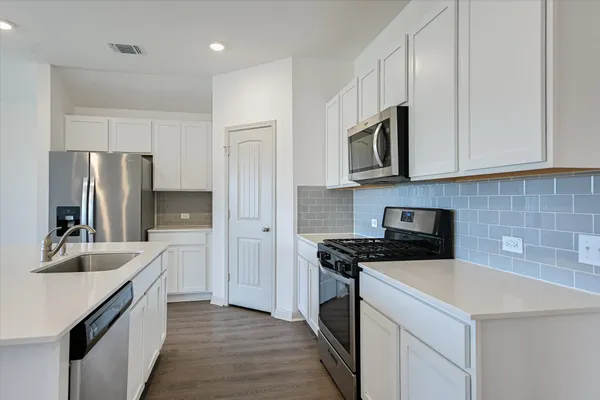 $1,990 | 115 Sweetwater Creek Lane, Hutto, TX 78634