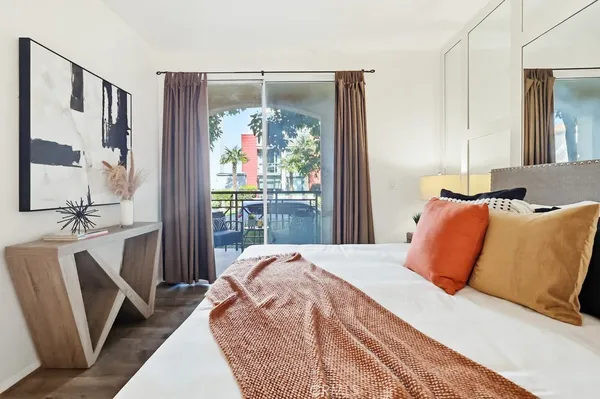 $860,000 | 13075 Pacific Promenade, Unit 115, Playa Vista, CA 90094