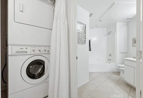 $860,000 | 13075 Pacific Promenade, Unit 115, Playa Vista, CA 90094
