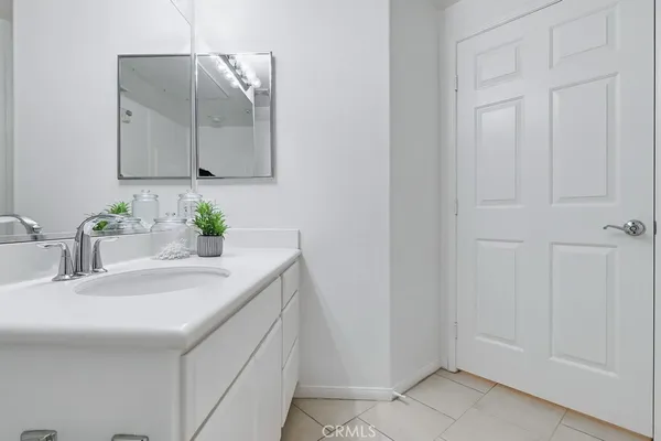 $860,000 | 13075 Pacific Promenade, Unit 115, Playa Vista, CA 90094