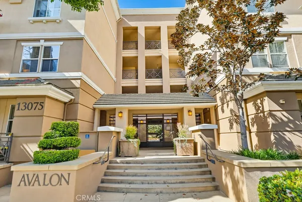 $860,000 | 13075 Pacific Promenade, Unit 115, Playa Vista, CA 90094