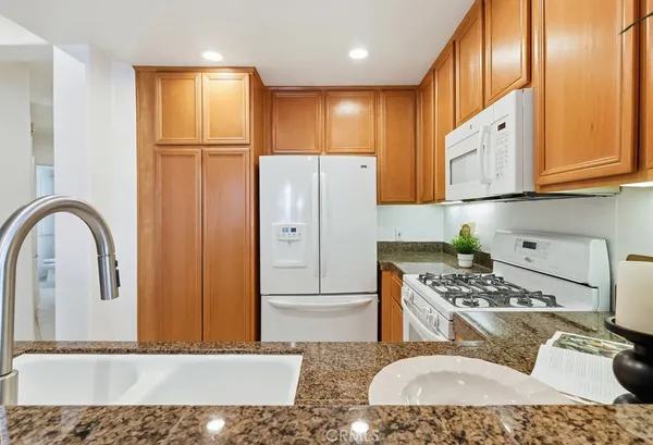 $860,000 | 13075 Pacific Promenade, Unit 115, Playa Vista, CA 90094