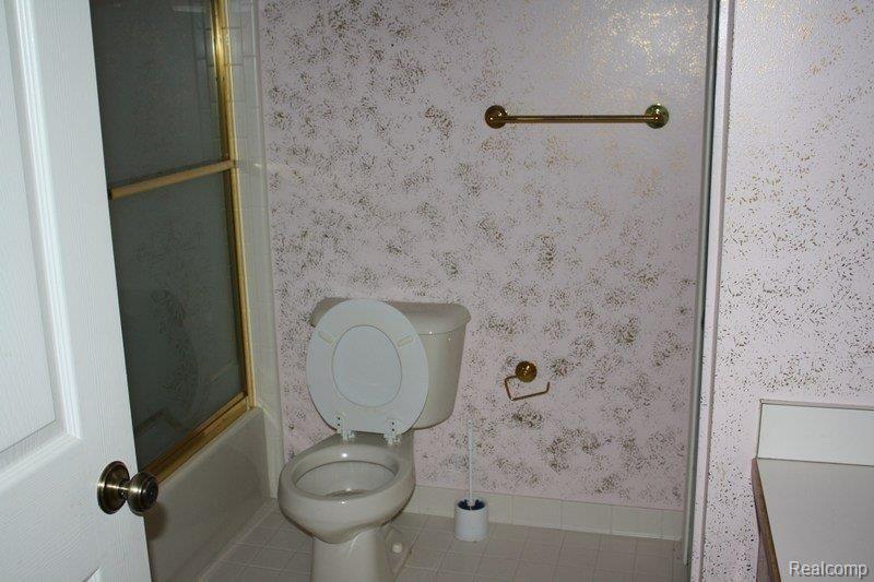 230 Pine Tree Ridge Waterford, MI 48327 - Photo 7 of 11 bathroom 1