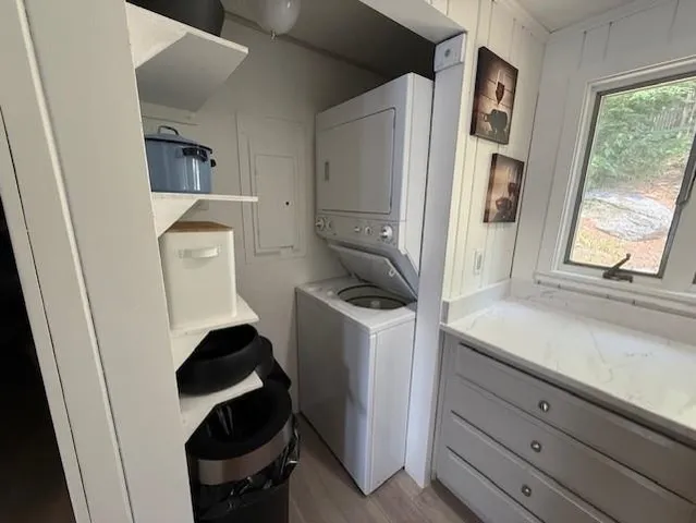 $2,300 | 41 Northshore Road, Sunapee, NH 03782