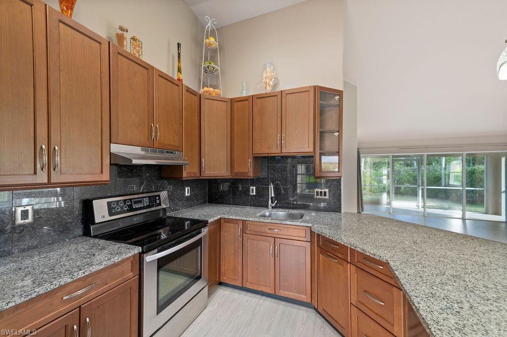 7500 Cameron Circle Fort Myers, FL 33912 - Photo 5 of 31