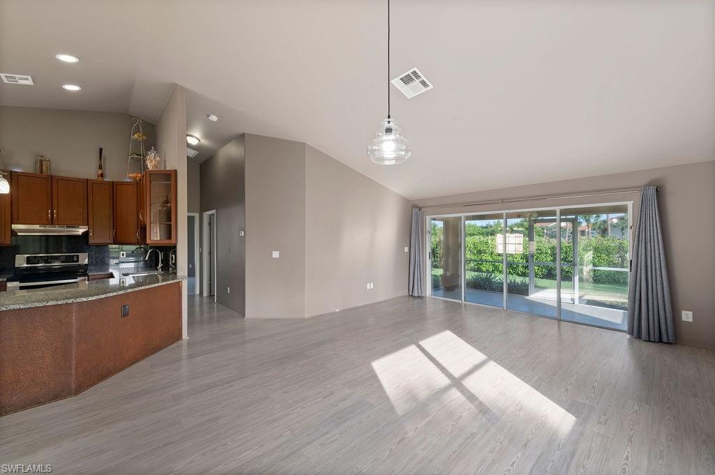 7500 Cameron Circle Fort Myers, FL 33912 - Photo 10 of 31