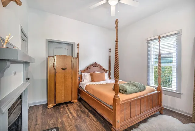 a picture of a bench in front of door