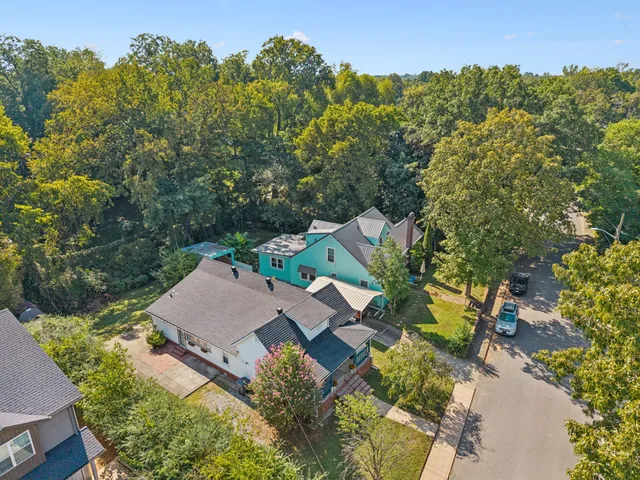 $2,000 | 409 South 11th Street, Clarksville, TN 37040