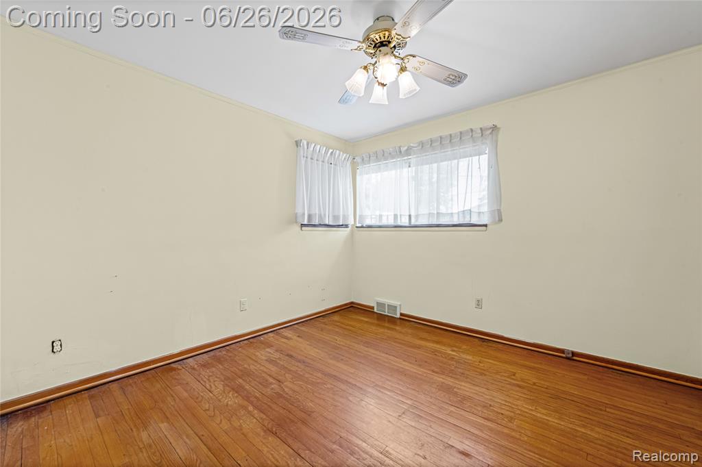 18645 Whitcomb Detroit, MI 48235 - Photo 16 of 23