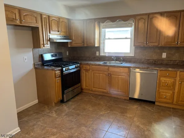 $2,600 | 216 North 11th Street, Kenilworth, NJ 07033