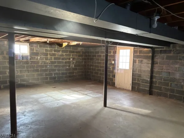 $2,600 | 216 North 11th Street, Kenilworth, NJ 07033