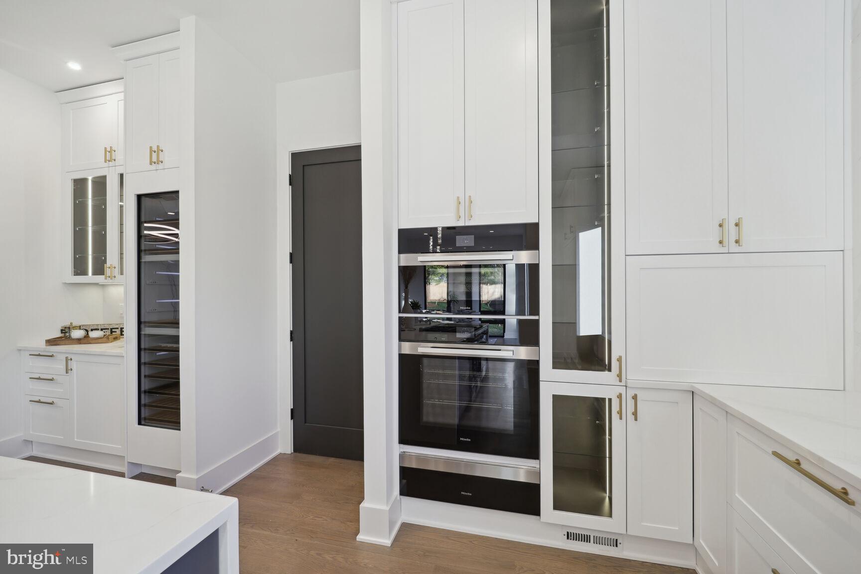 7006 Hector Road McLean, VA 22101 - Photo 15 of 50 Chef's kitchen is equipped with Miele appliances.