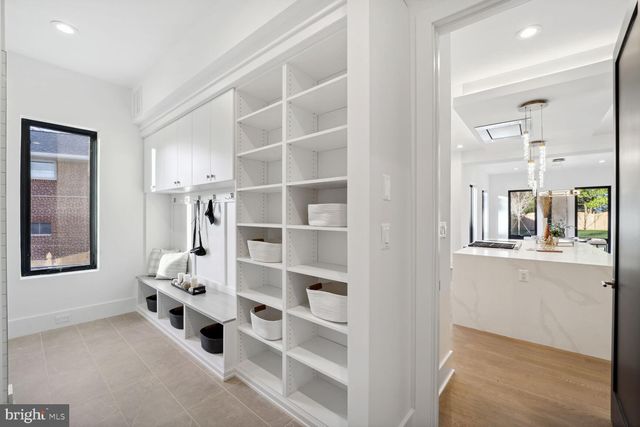 $3,300,000 | 7006 Hector Road, McLean, VA 22101