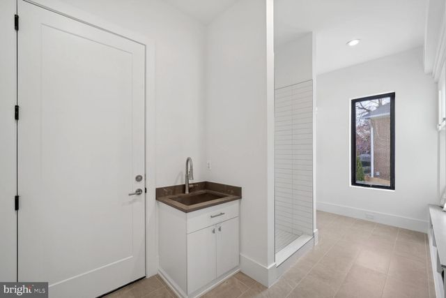 $3,300,000 | 7006 Hector Road, McLean, VA 22101