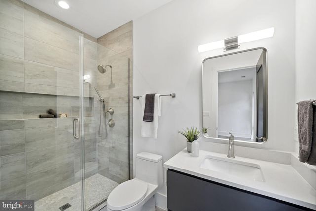 $3,300,000 | 7006 Hector Road, McLean, VA 22101