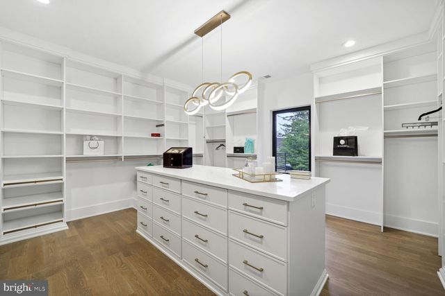 $3,300,000 | 7006 Hector Road, McLean, VA 22101