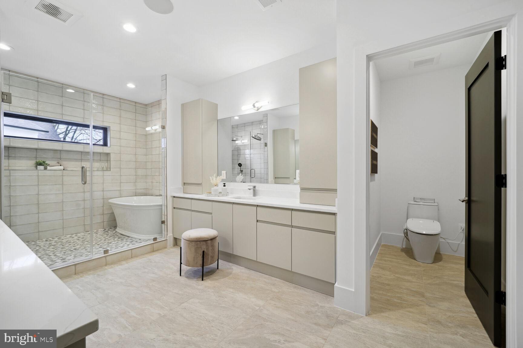 7006 Hector Road McLean, VA 22101 - Photo 34 of 50 Primary bathroom, heated floor.