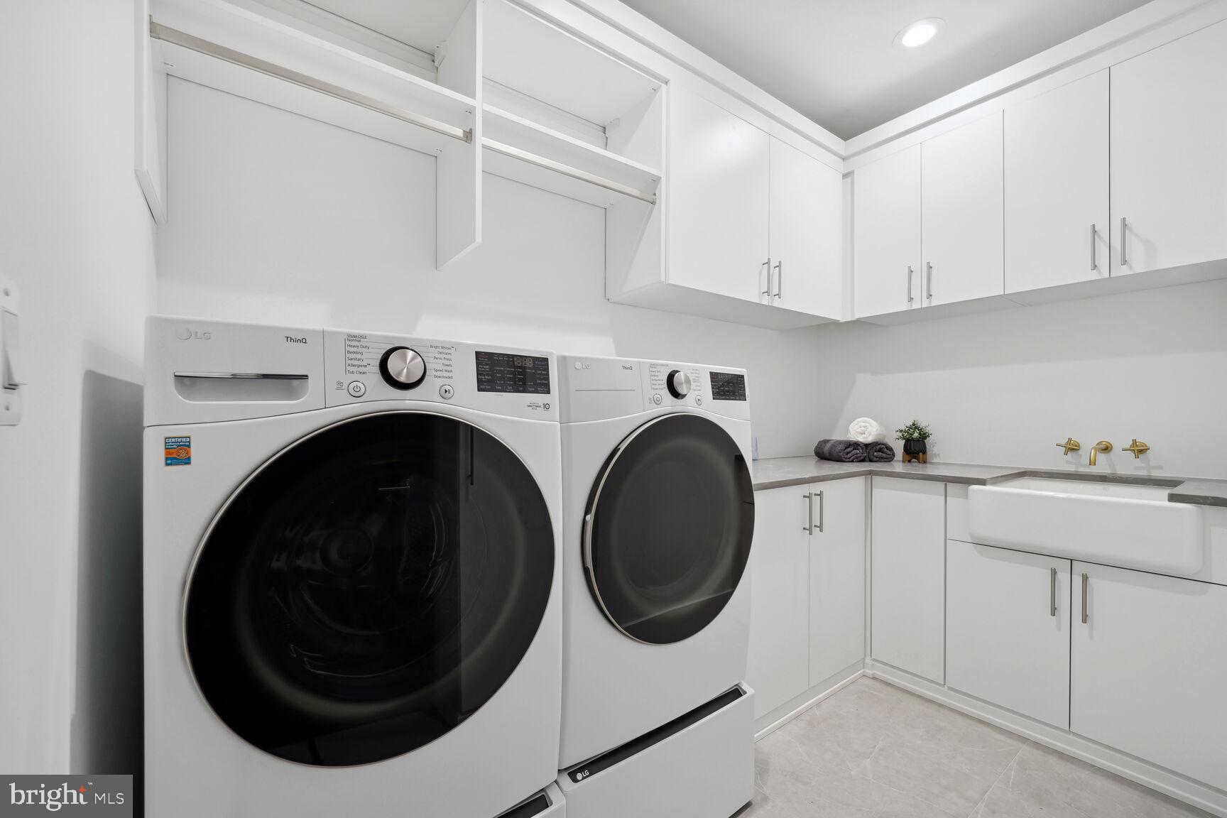 7006 Hector Road McLean, VA 22101 - Photo 40 of 50 Upper level laundry room