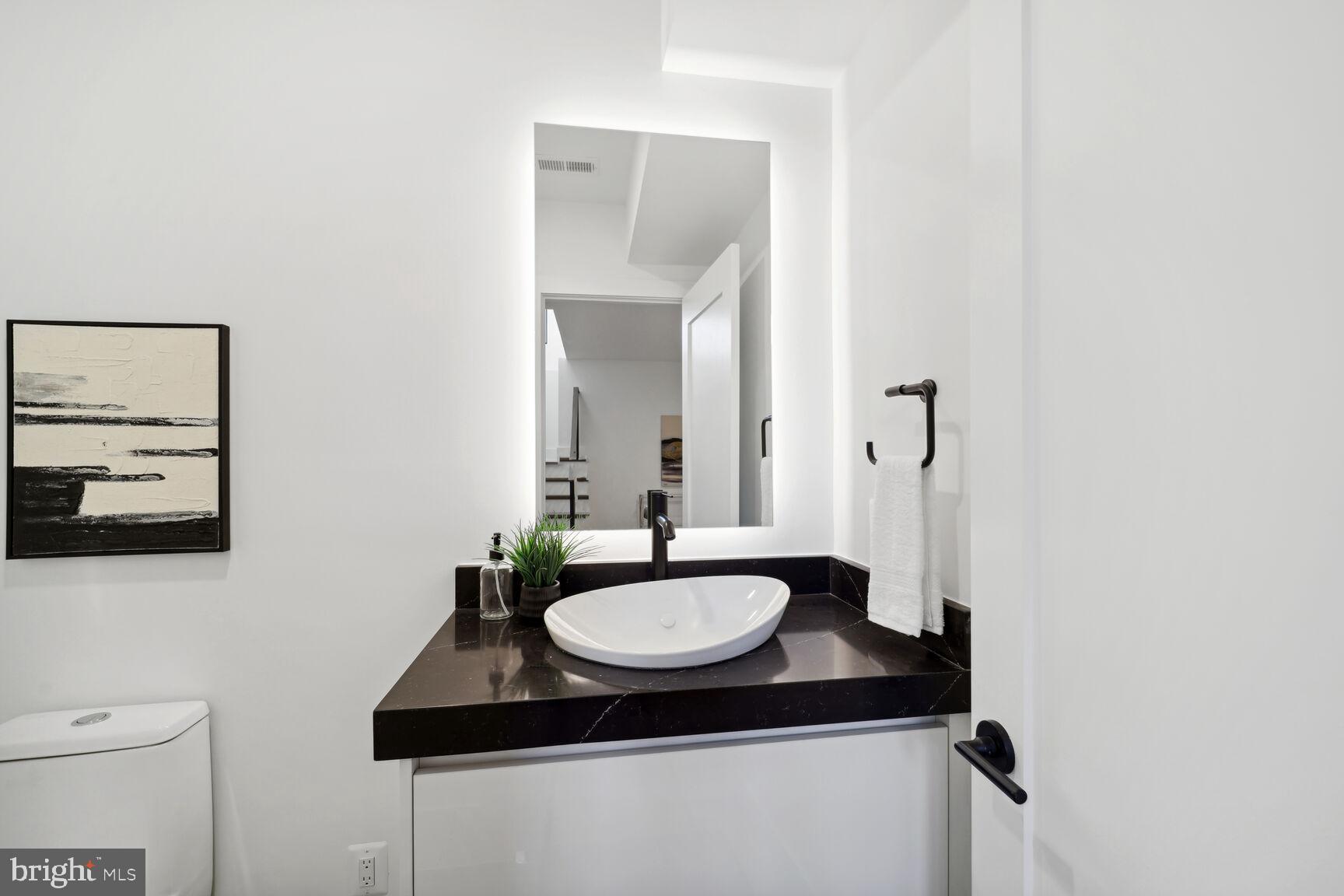 7006 Hector Road McLean, VA 22101 - Photo 42 of 50 Lower level powder room